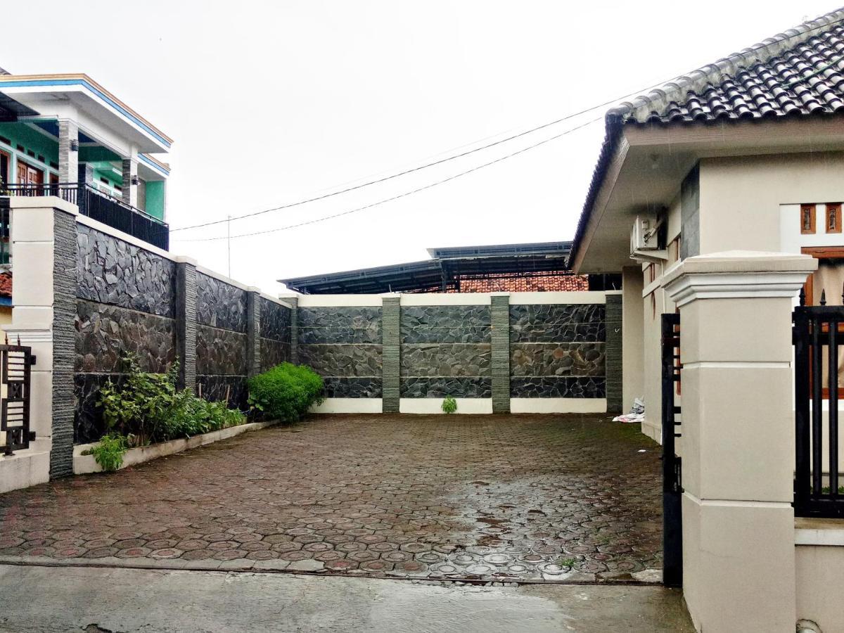 Wisma Andali Syariah Near Rsud Cideres Majalengka Luaran gambar