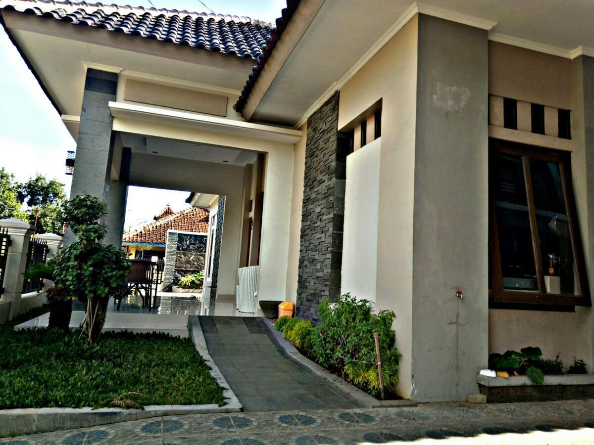 Wisma Andali Syariah Near Rsud Cideres Majalengka Luaran gambar