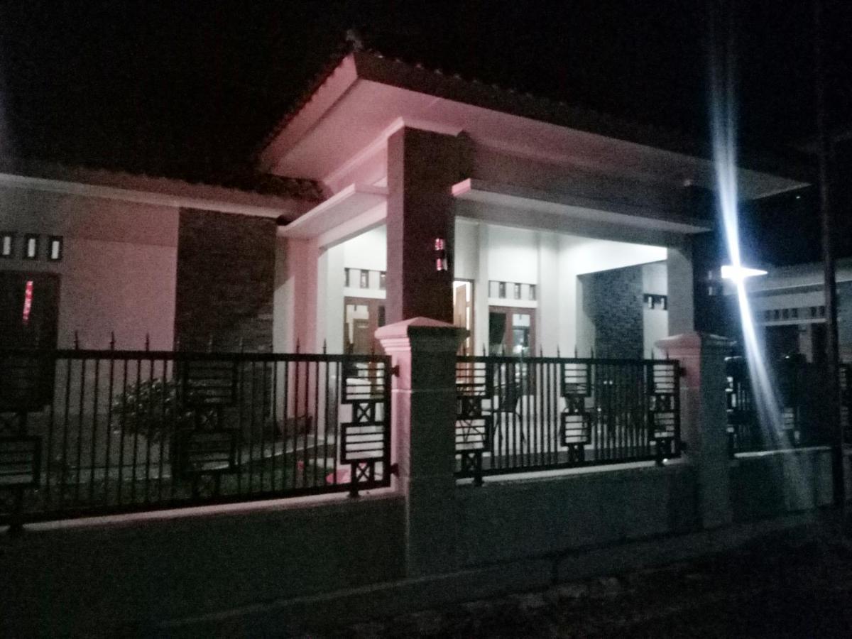 Wisma Andali Syariah Near Rsud Cideres Majalengka Luaran gambar